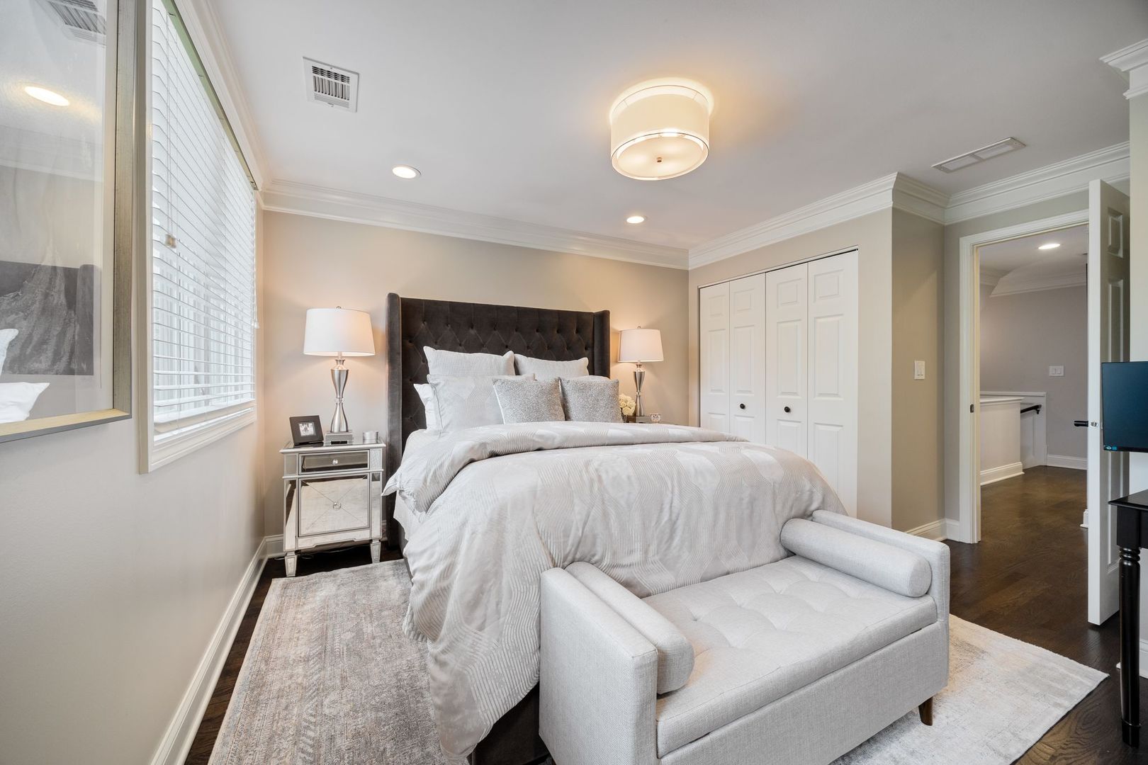 2030 N Sedgwick Street Unit: J