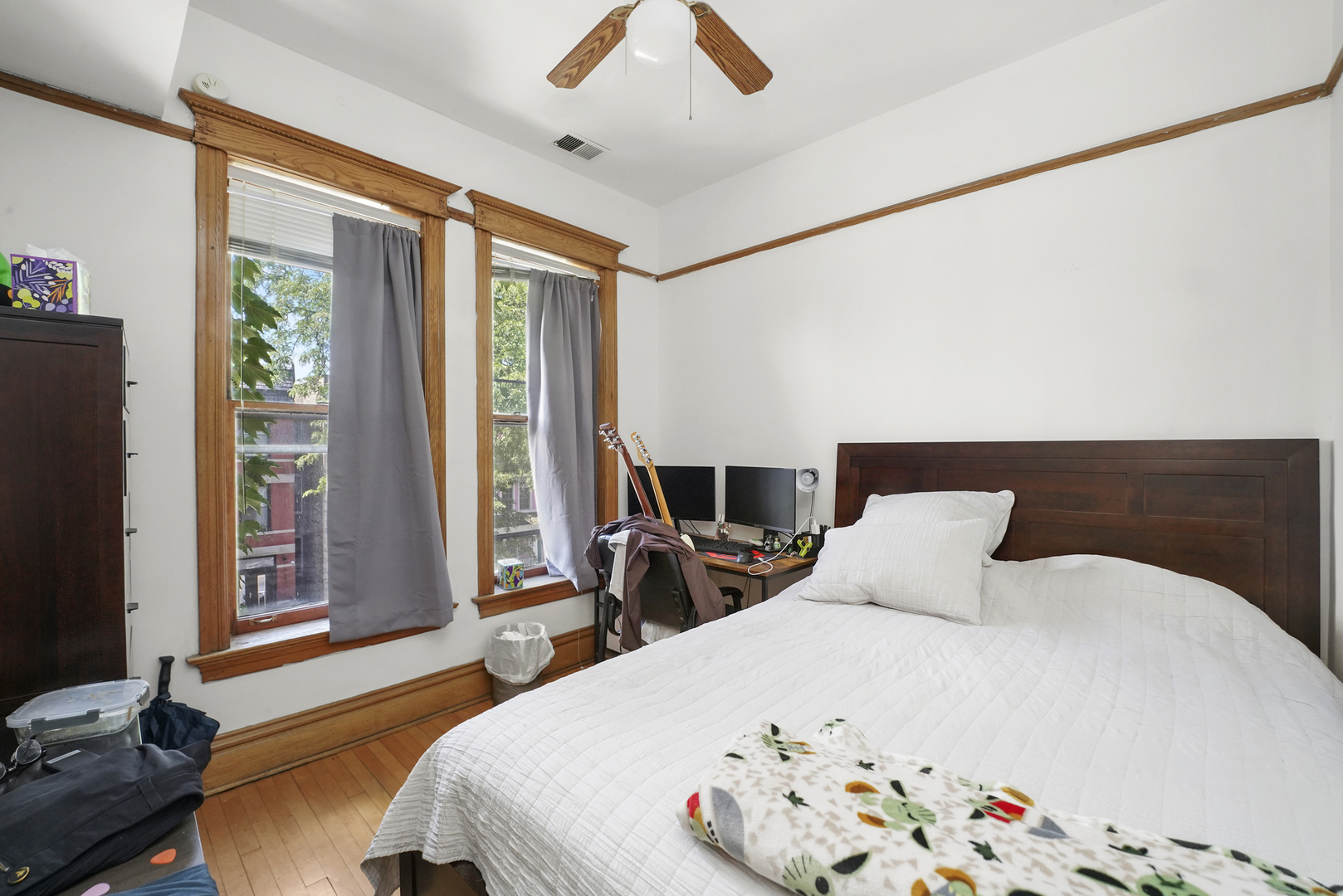 3135 N Clifton Avenue