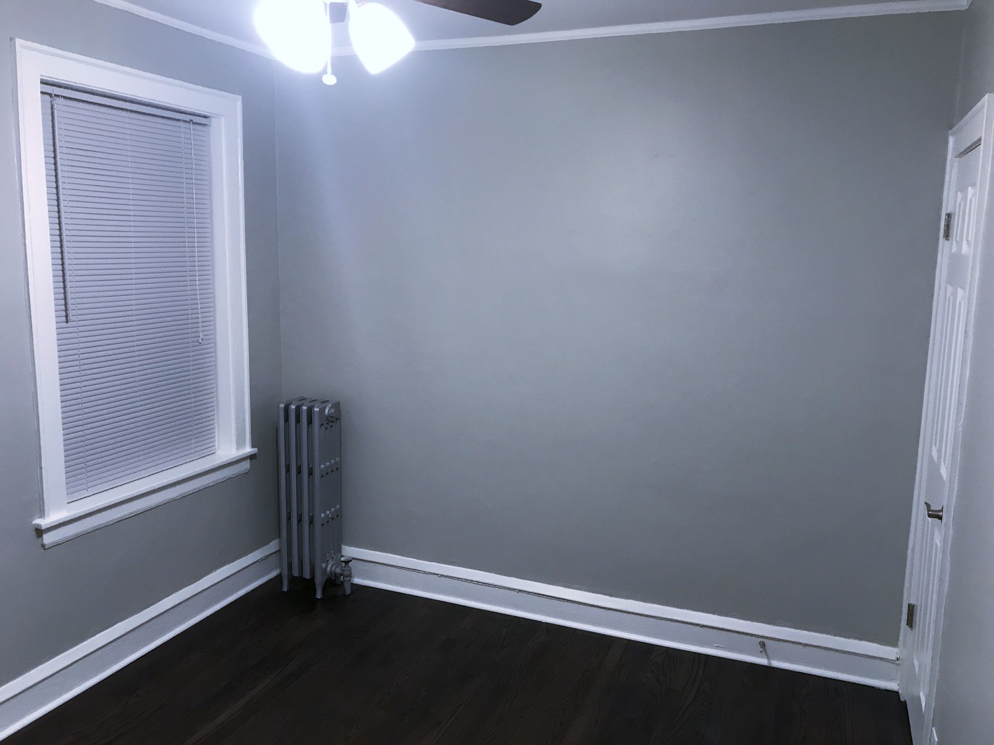 5526 N Artesian Avenue