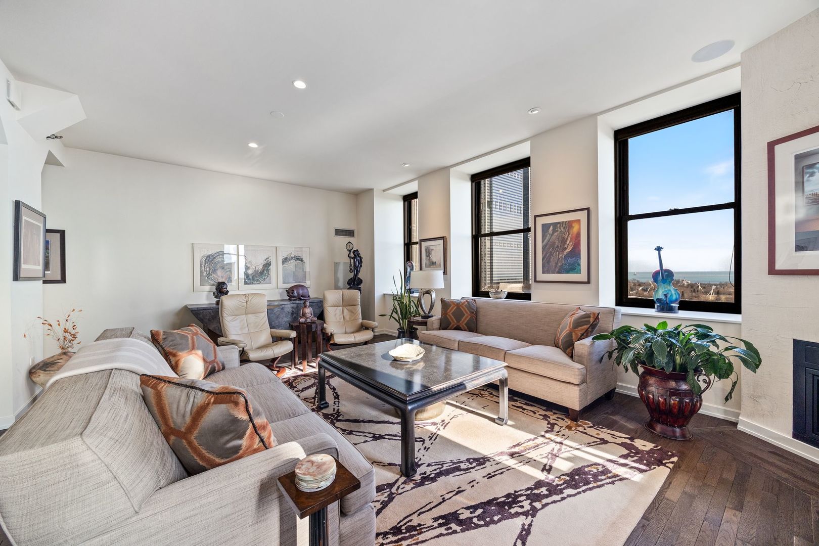 6 N Michigan Avenue Unit: 1103