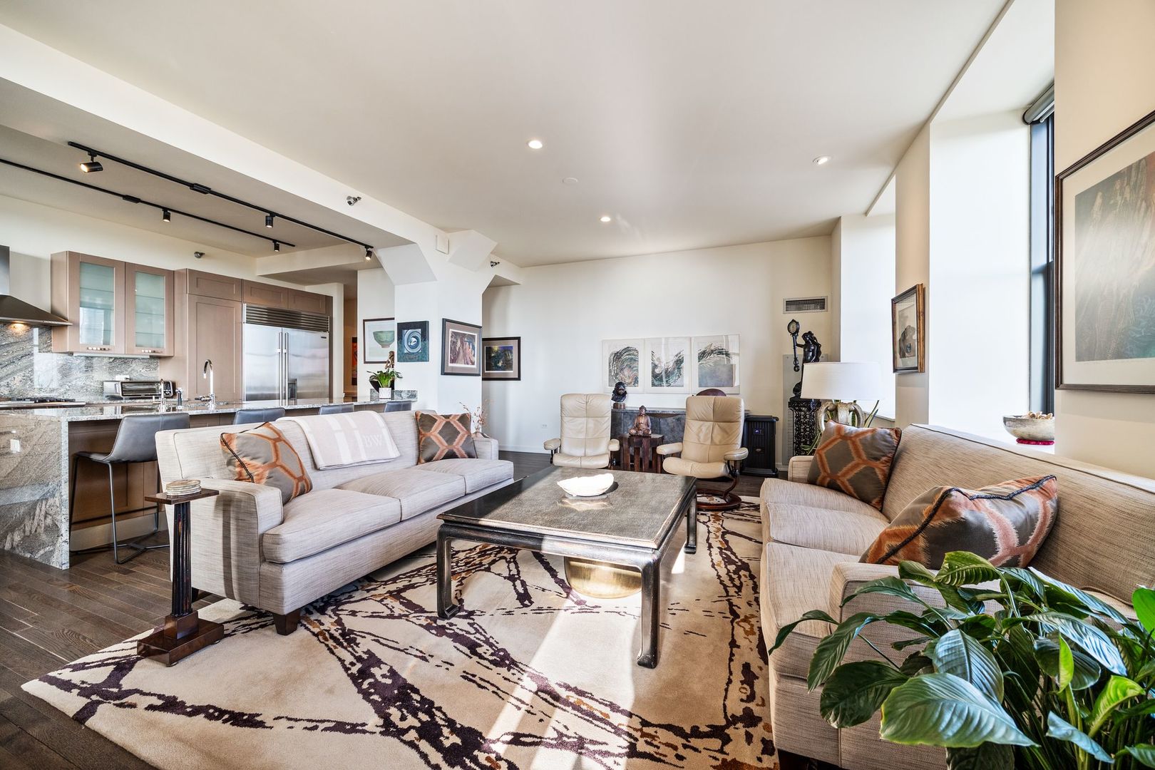 6 N Michigan Avenue Unit: 1103