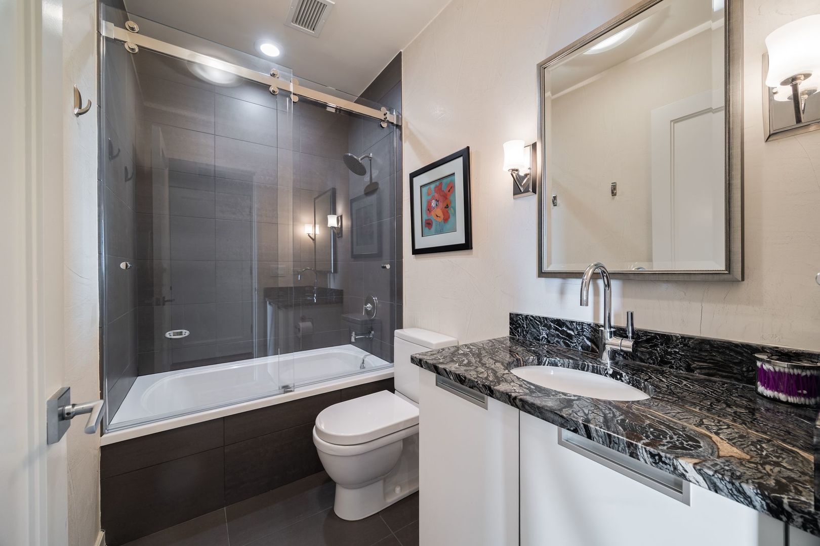 6 N Michigan Avenue Unit: 1103