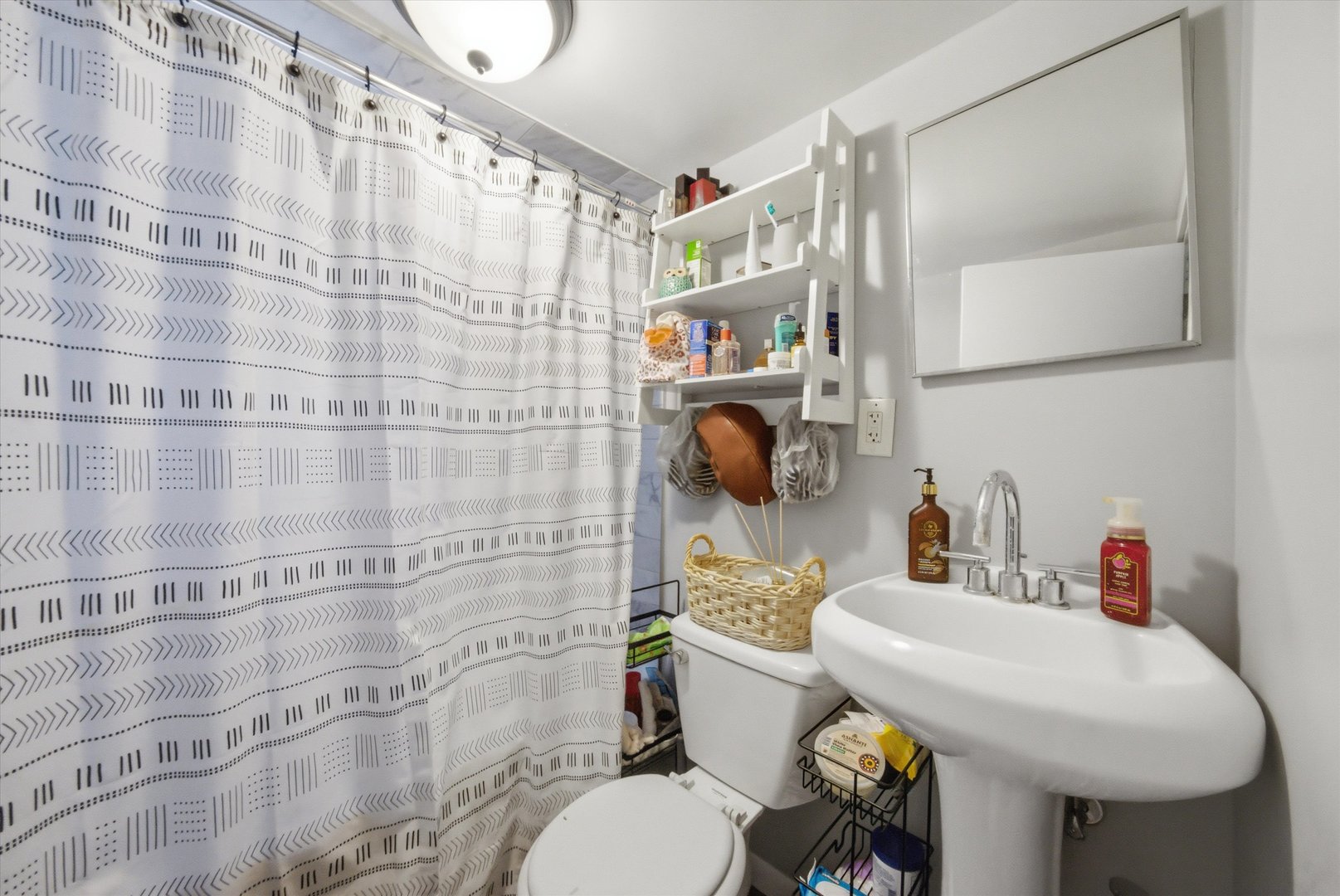 3742 W Diversey Avenue