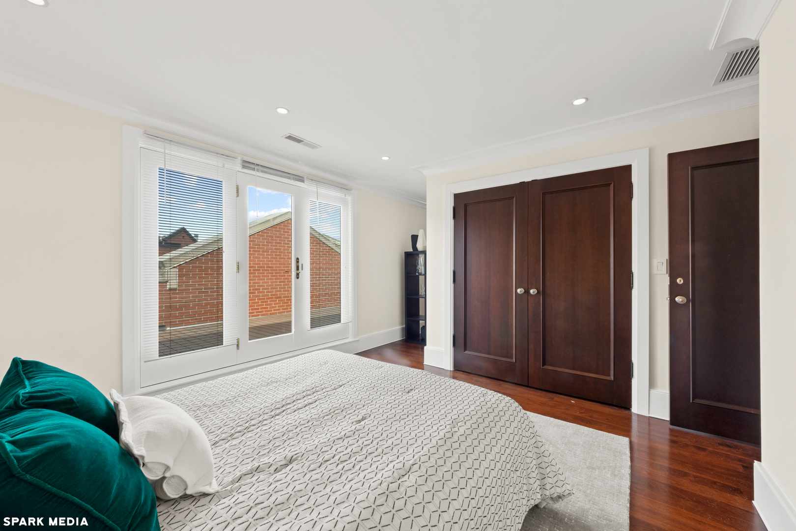 2030 N Sedgwick Street Unit: P