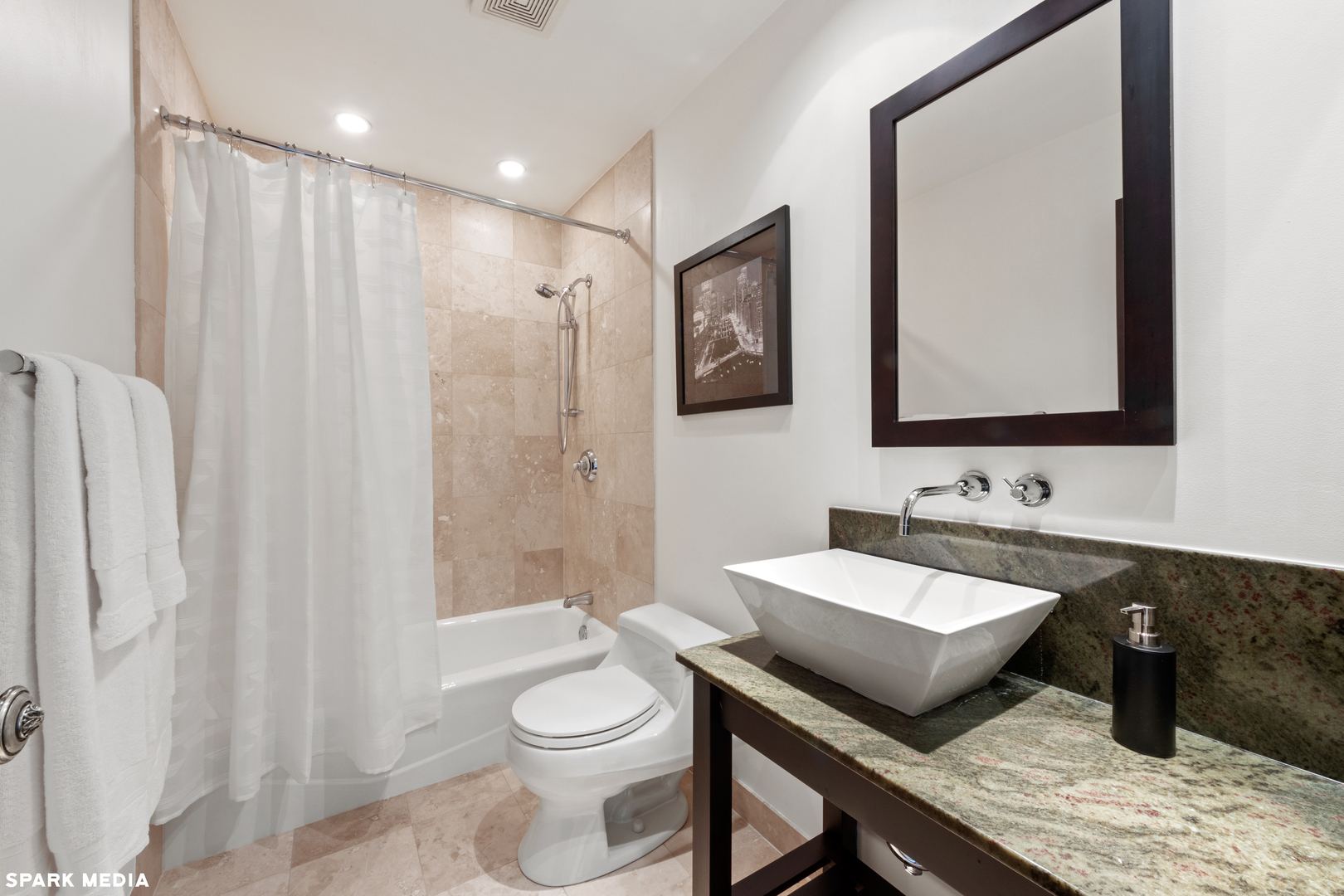 2030 N Sedgwick Street Unit: P