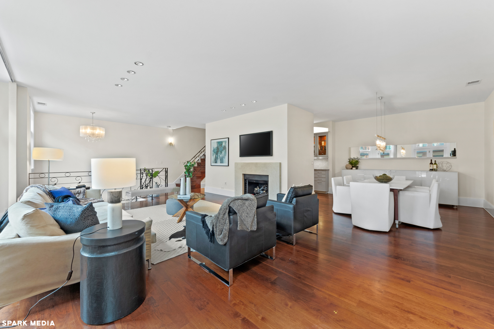 2030 N Sedgwick Street Unit: P