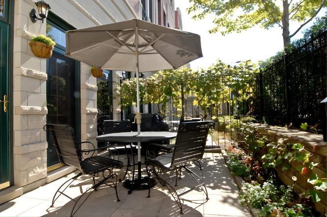 2039 N LINCOLN Avenue