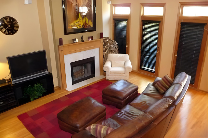 2039 N LINCOLN Avenue