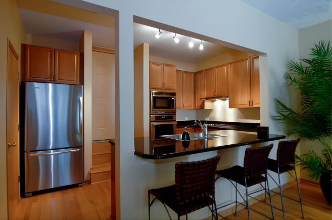 2039 N LINCOLN Avenue