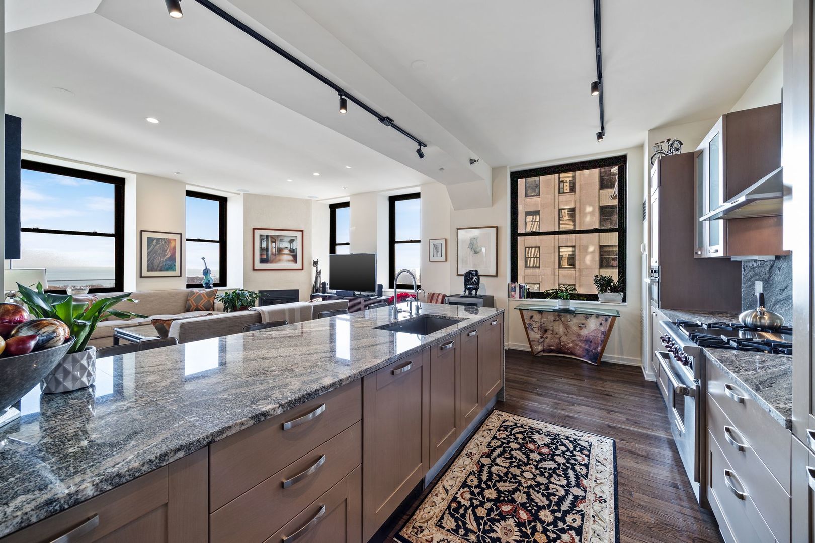 6 N Michigan Avenue Unit: 1103