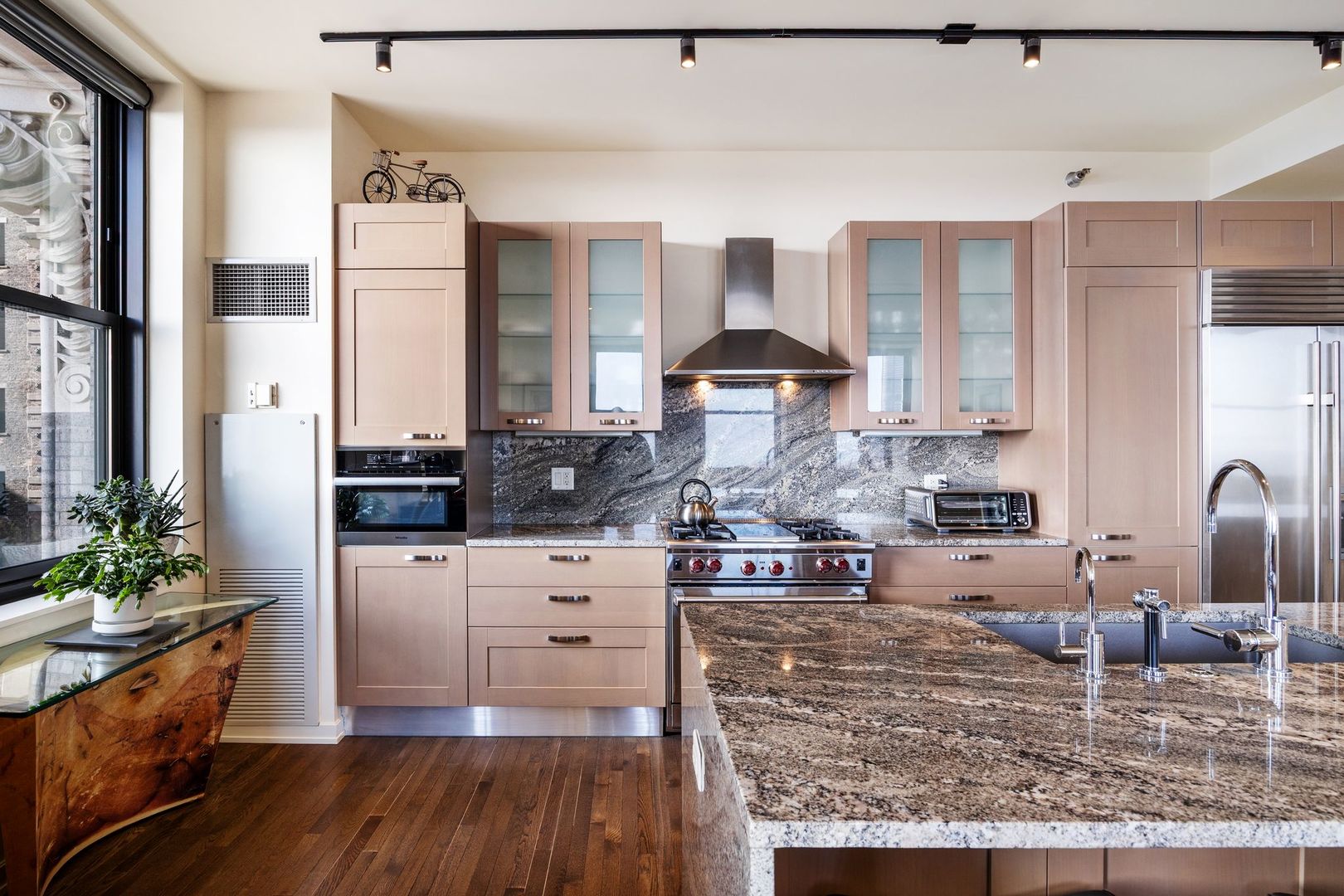 6 N Michigan Avenue Unit: 1103