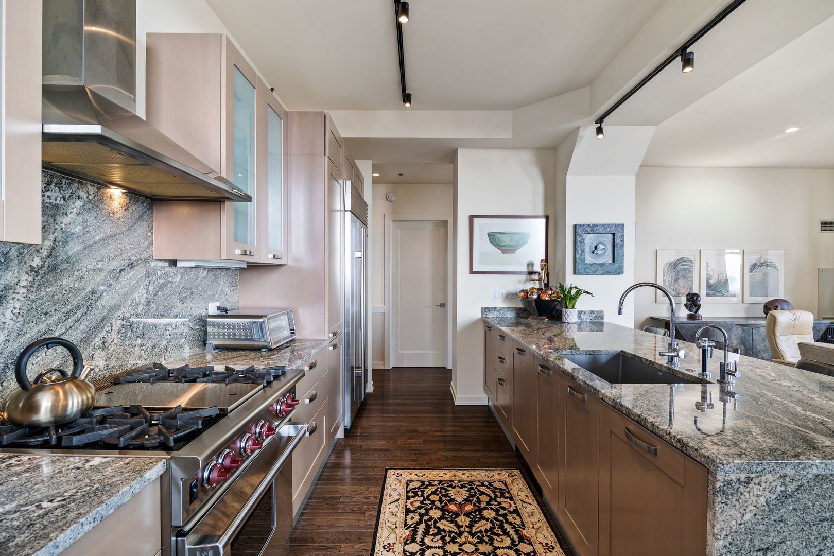 6 N Michigan Avenue Unit: 1103