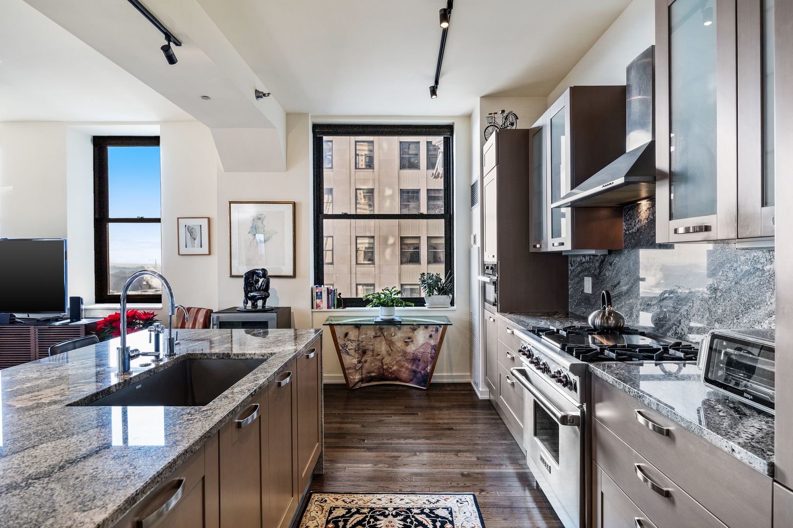 6 N Michigan Avenue Unit: 1103