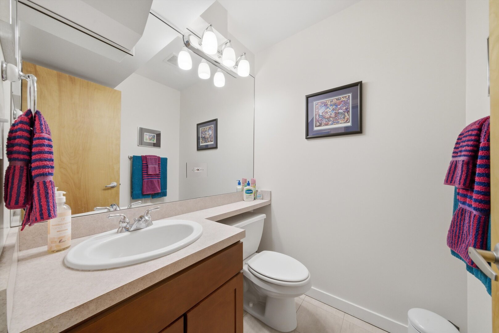 1733 W Lawrence Avenue Unit: CU2