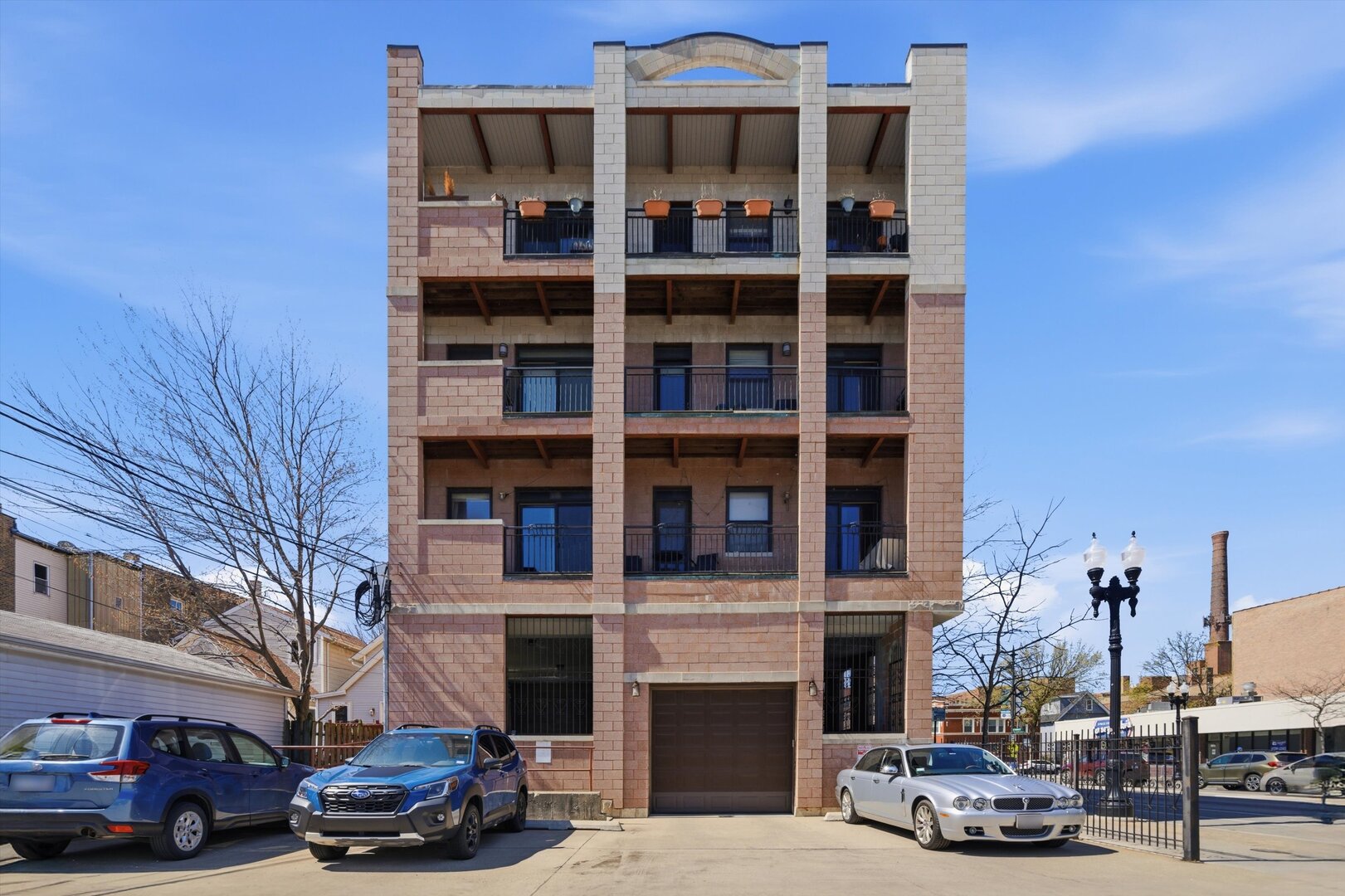 1733 W Lawrence Avenue Unit: CU2