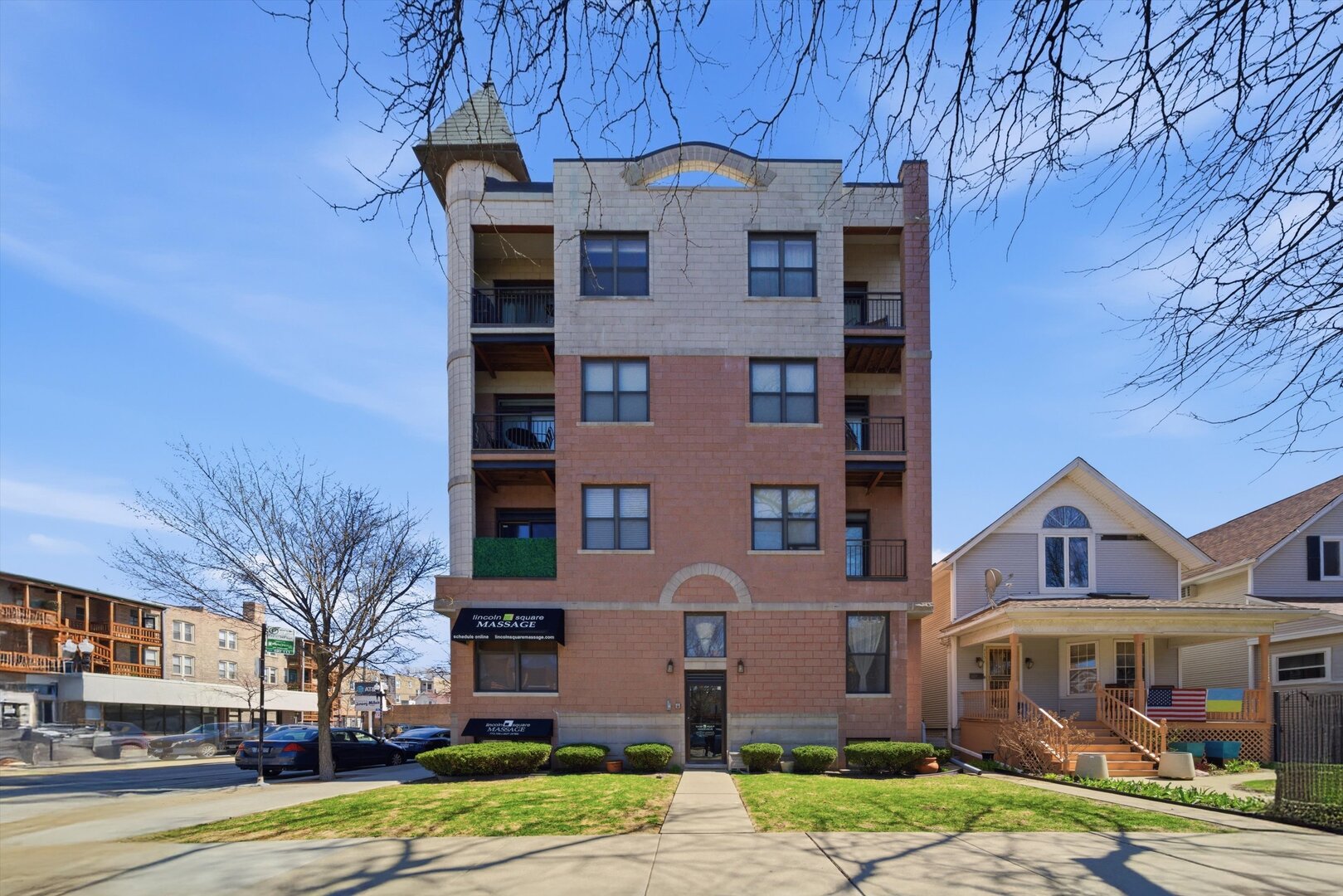 1733 W Lawrence Avenue Unit: CU2