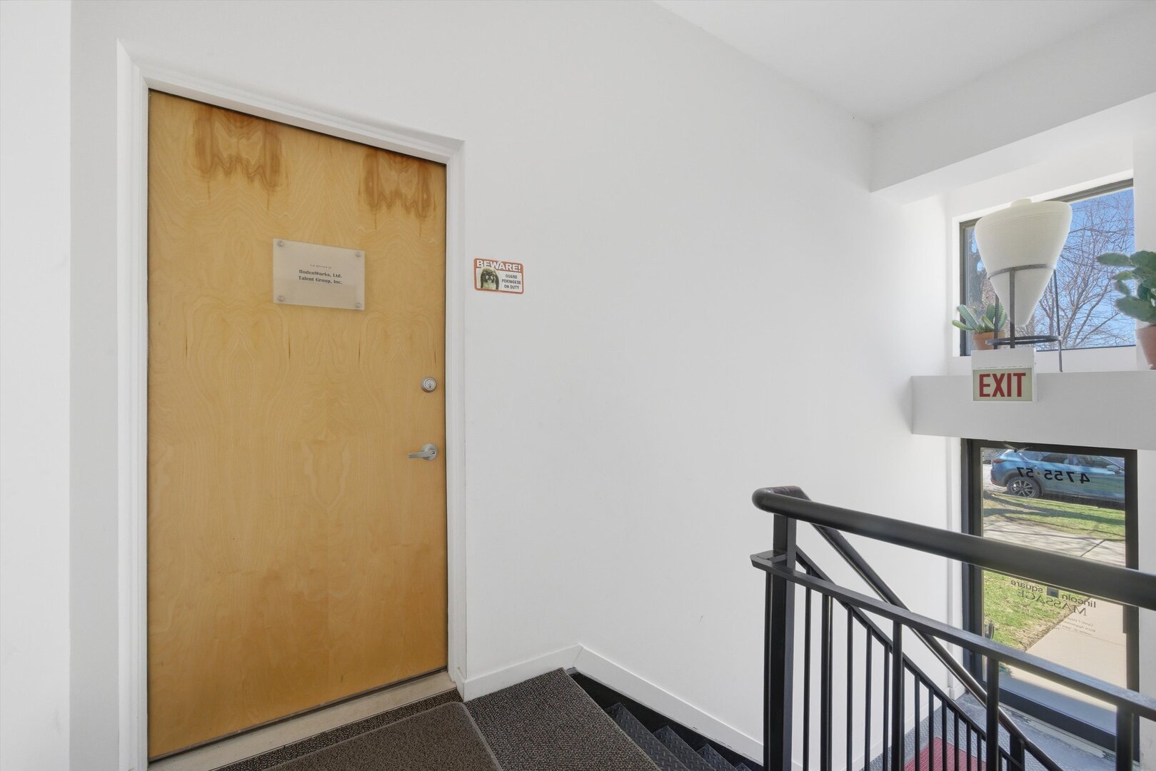 1733 W Lawrence Avenue Unit: CU2