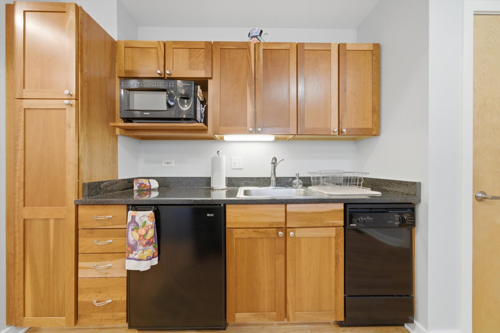 1733 W Lawrence Avenue Unit: CU2