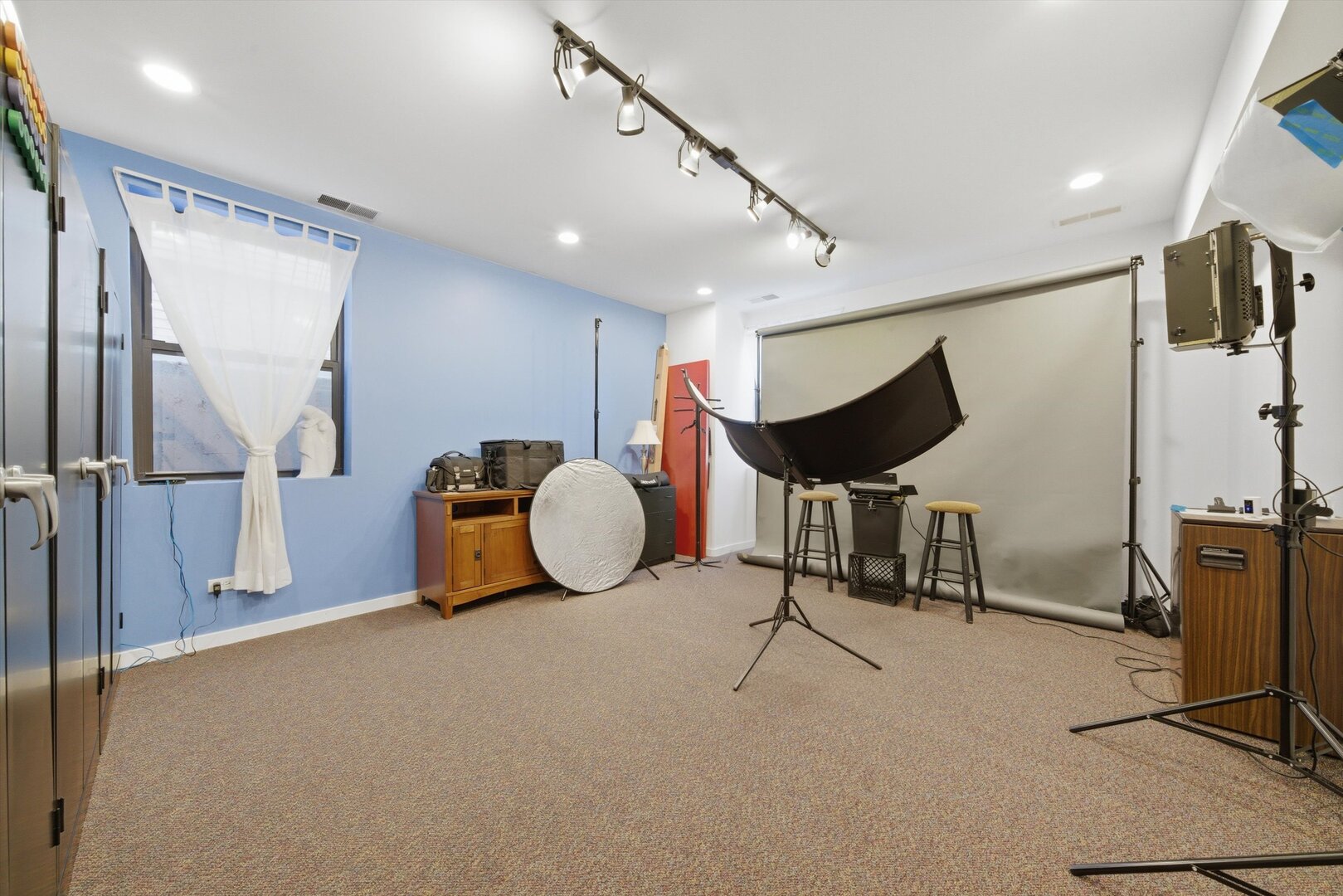 1733 W Lawrence Avenue Unit: CU2