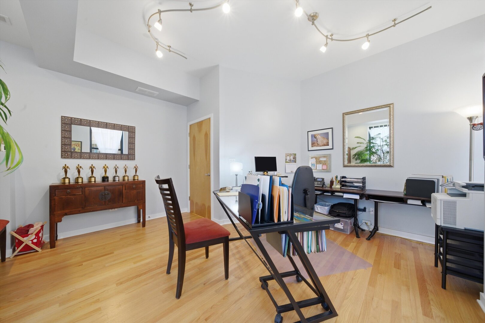 1733 W Lawrence Avenue Unit: CU2