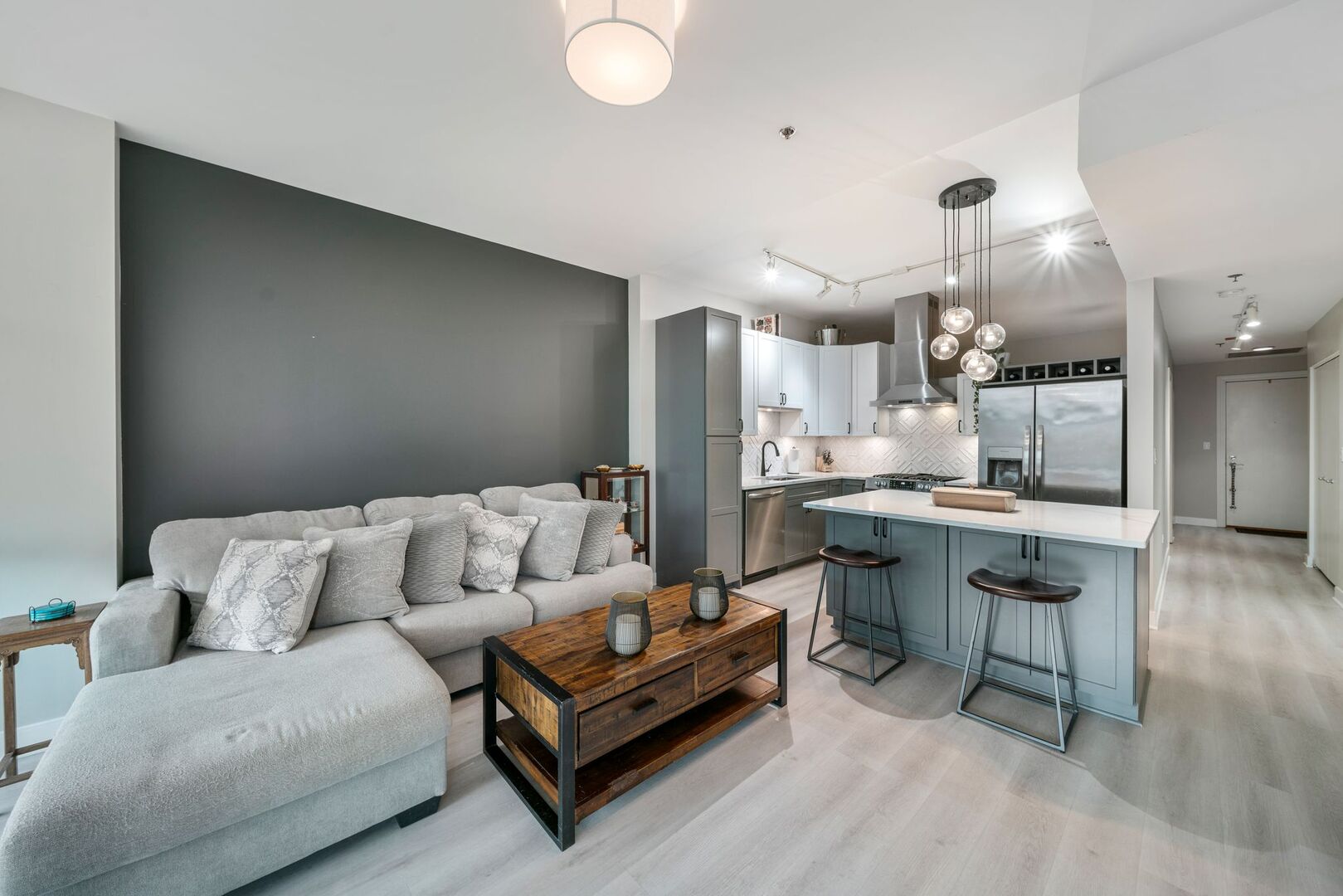 225 S SANGAMON Street Unit: 308