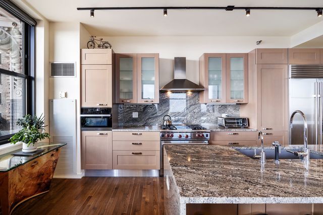 6 N Michigan Avenue Unit: 1103