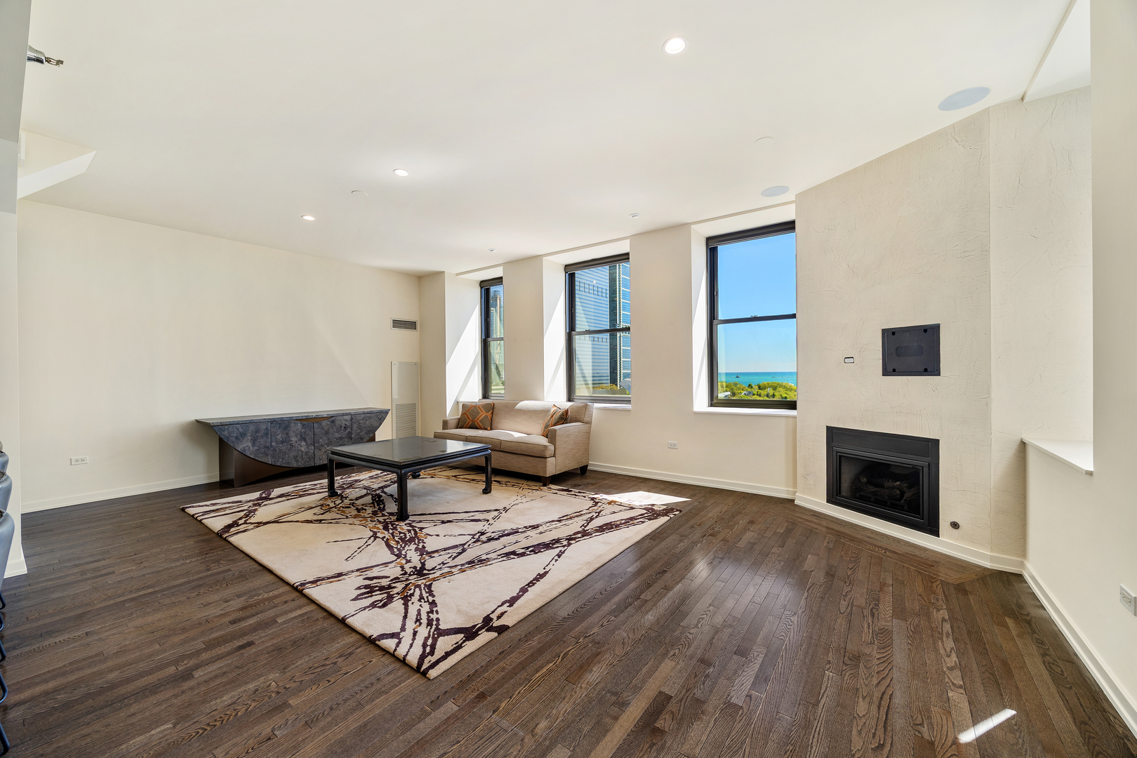 6 N Michigan Avenue Unit: 1103
