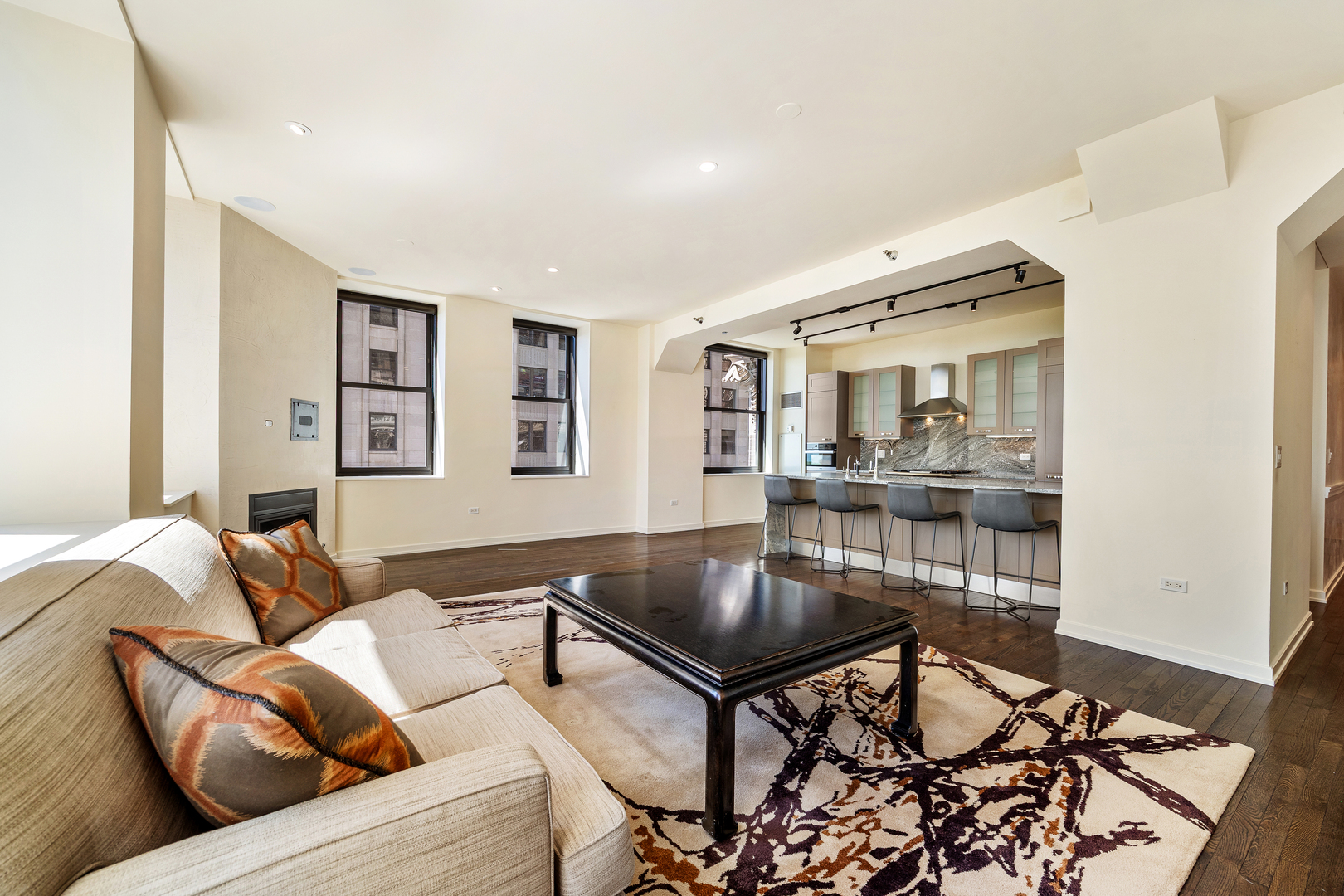 6 N Michigan Avenue Unit: 1103