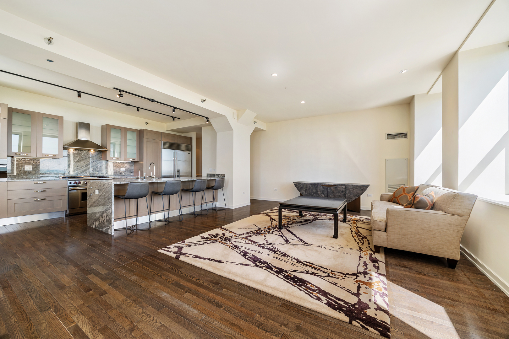 6 N Michigan Avenue Unit: 1103