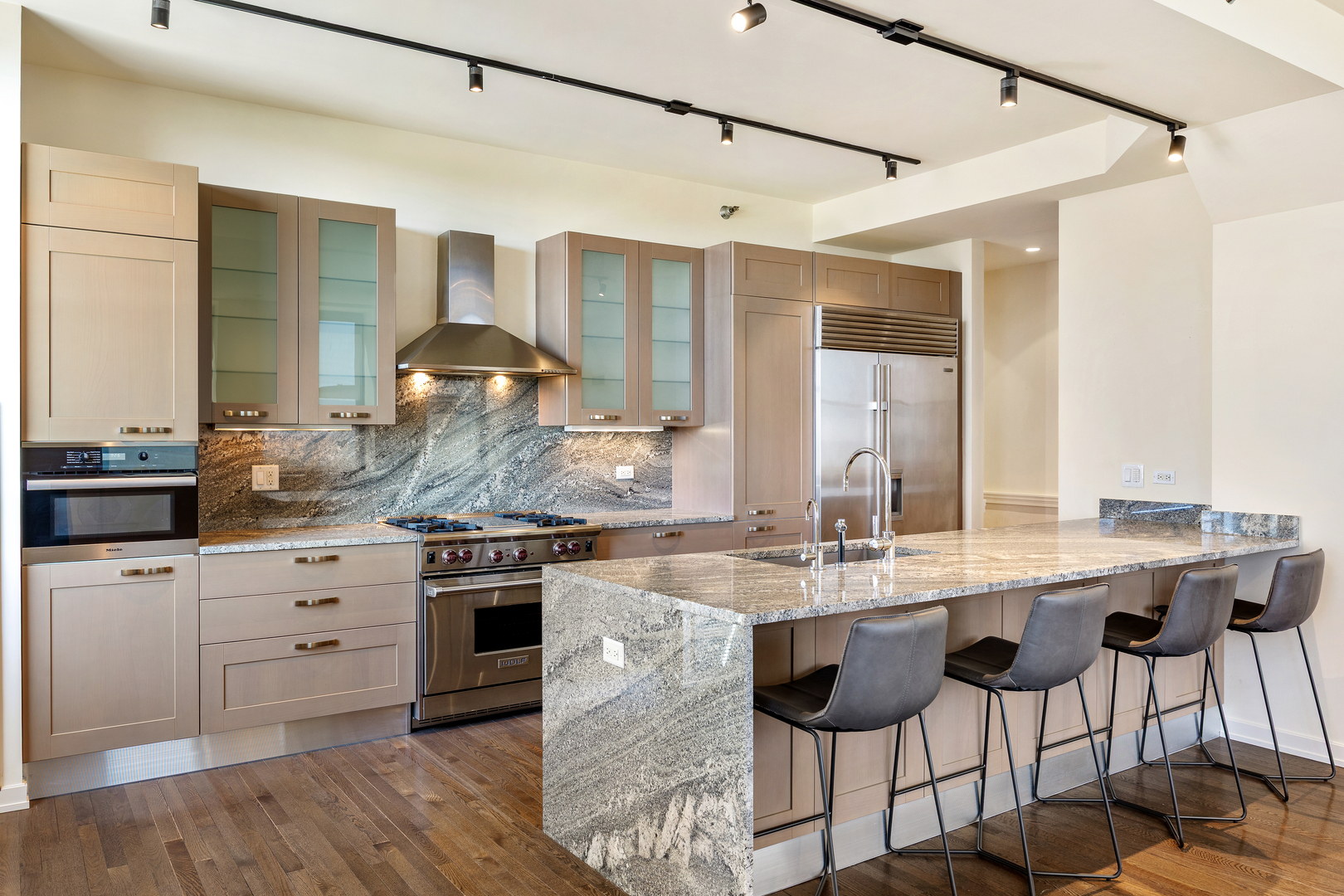 6 N Michigan Avenue Unit: 1103