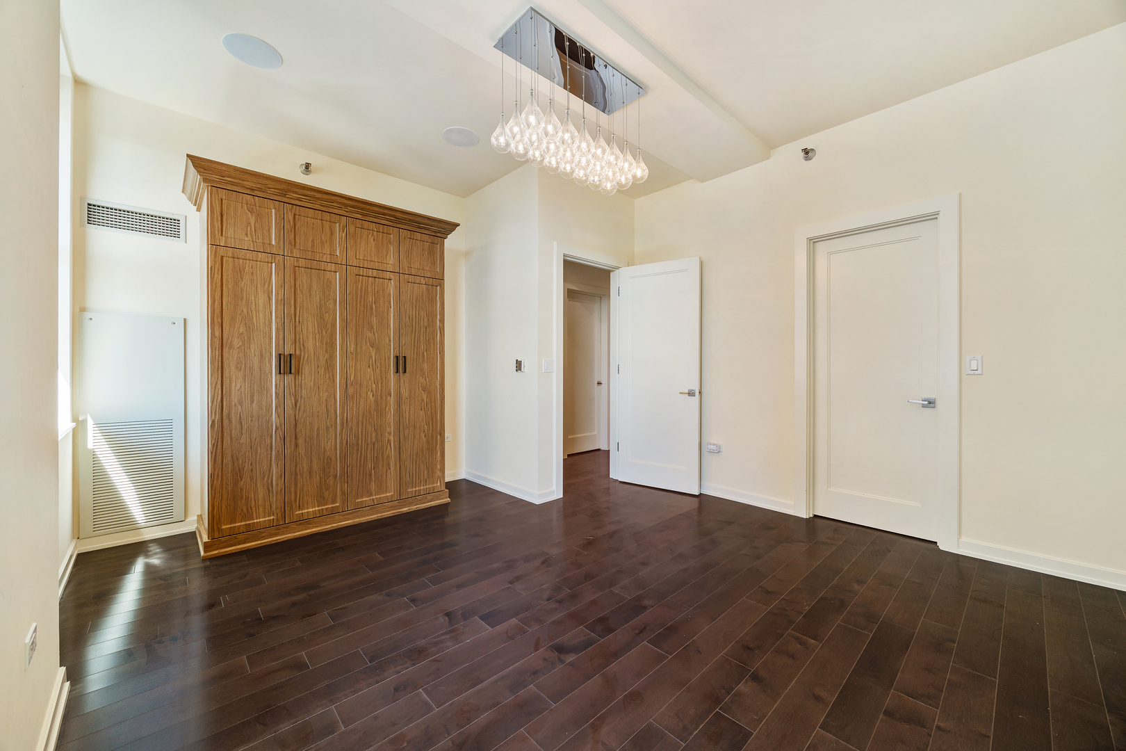 6 N Michigan Avenue Unit: 1103