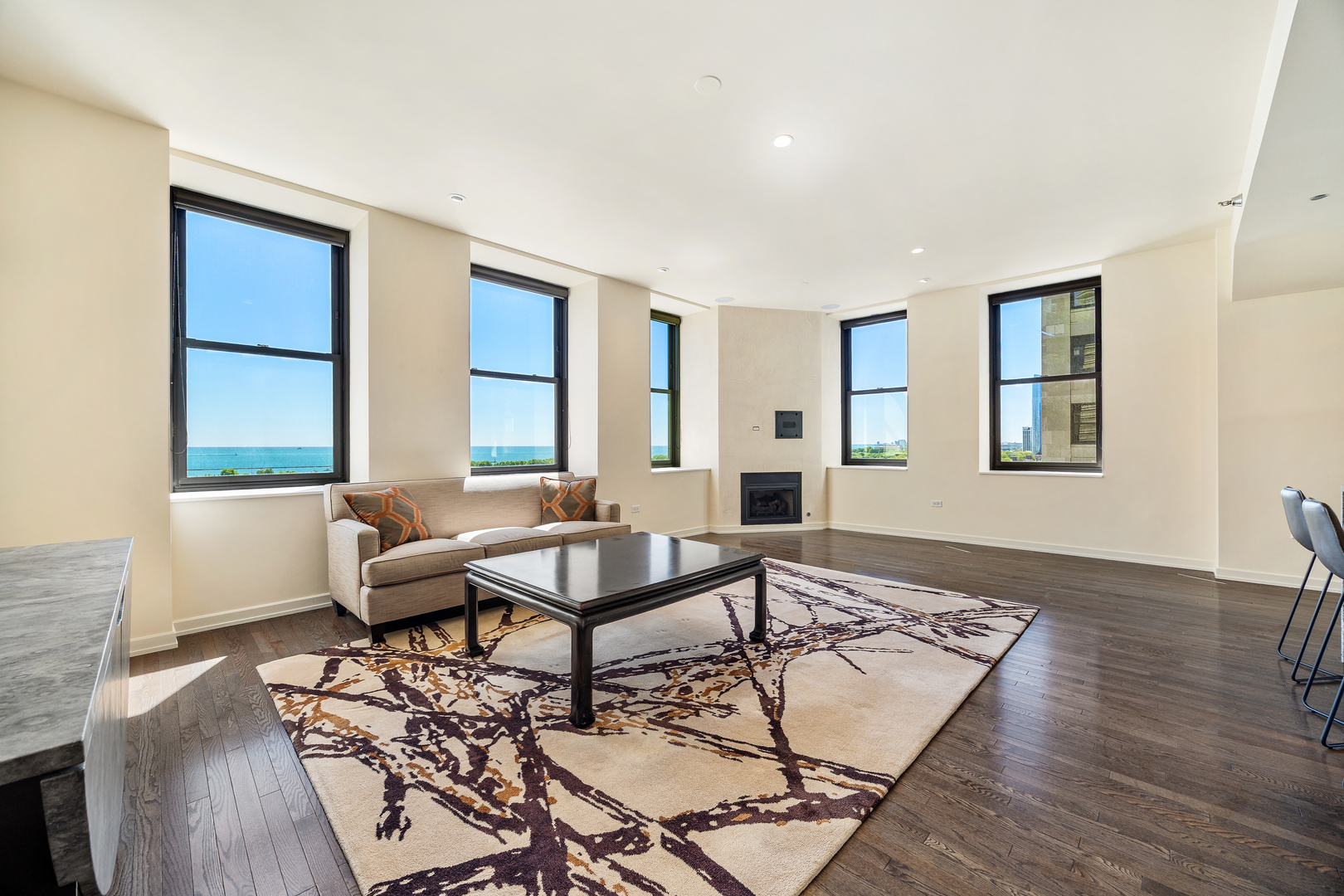 6 N Michigan Avenue Unit: 1103