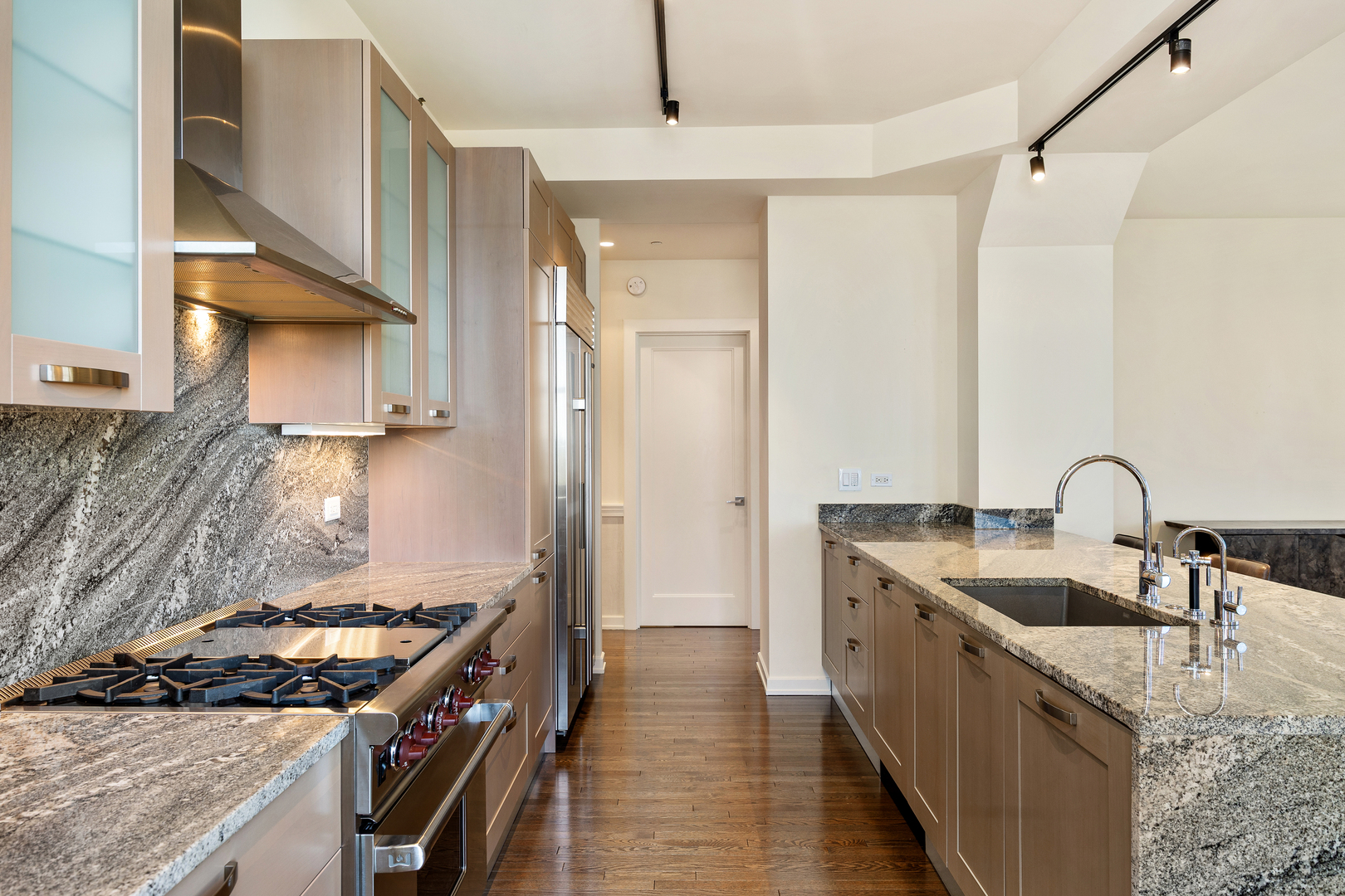 6 N Michigan Avenue Unit: 1103
