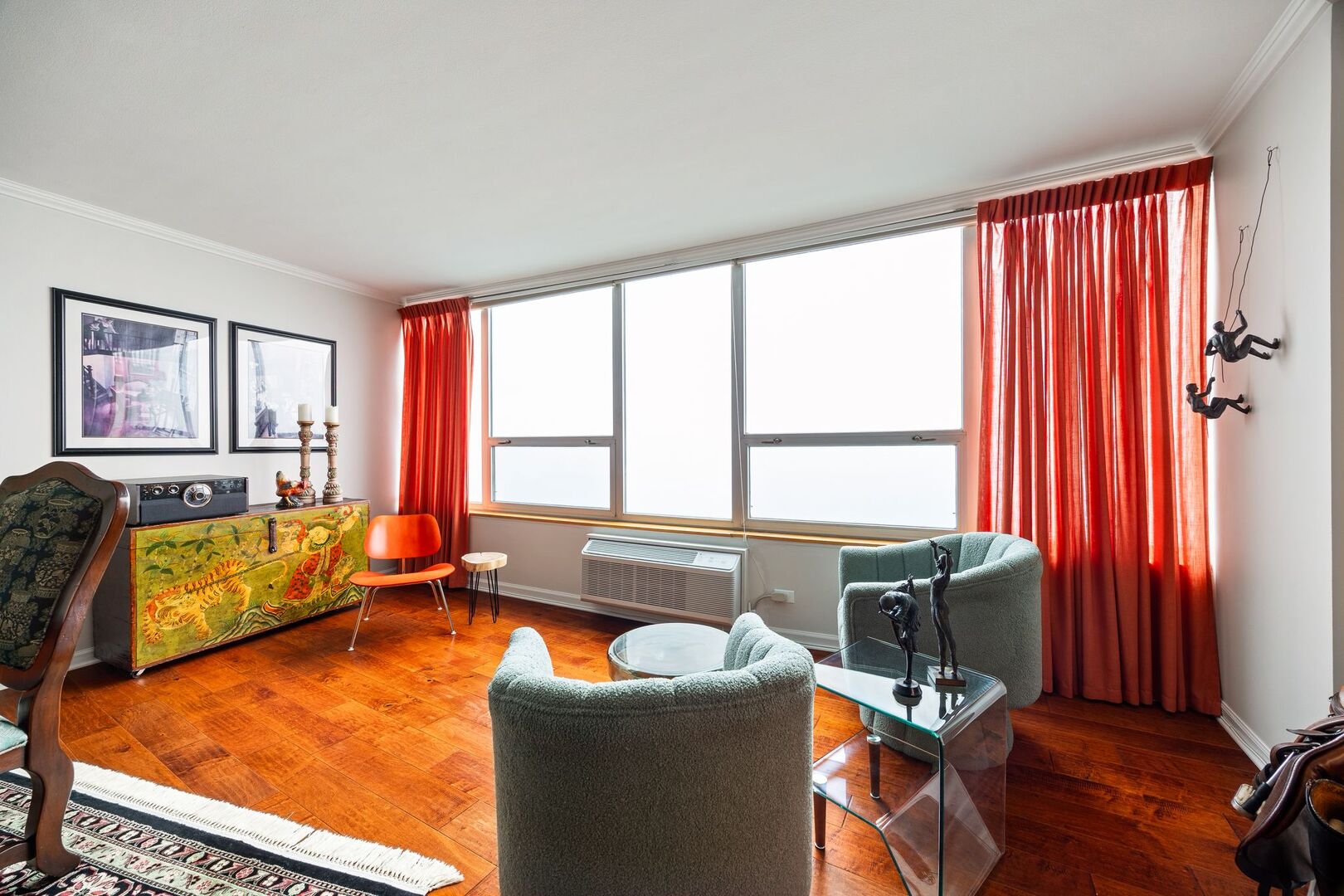 940 W Glenlake Avenue Unit: 34D