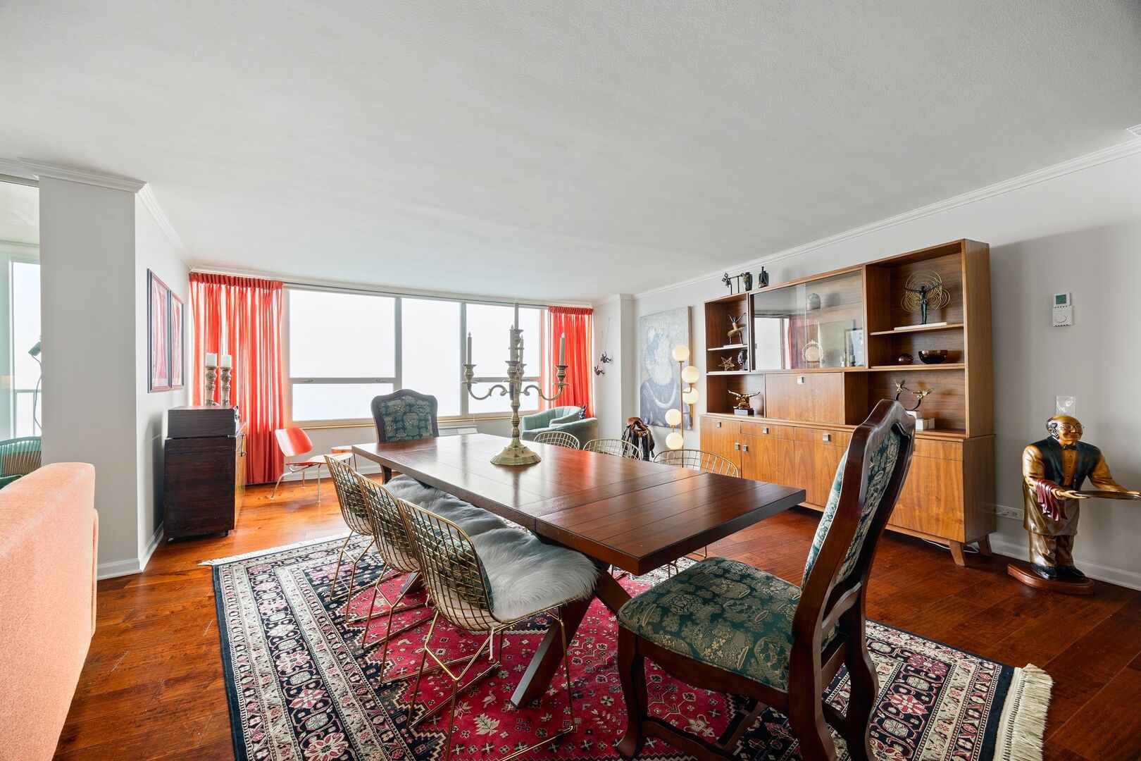 940 W Glenlake Avenue Unit: 34D