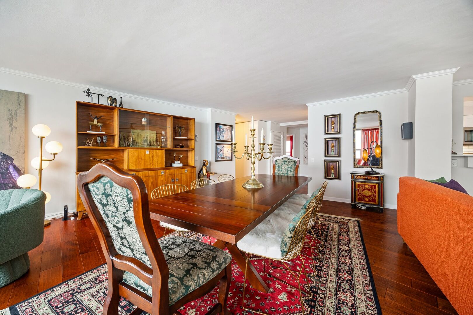 940 W Glenlake Avenue Unit: 34D