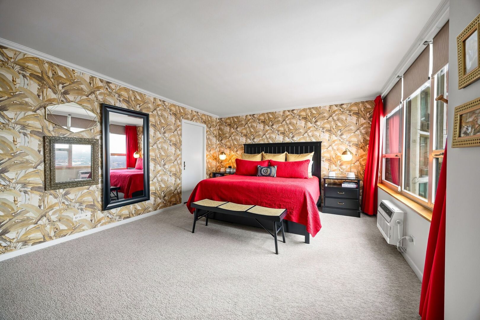 940 W Glenlake Avenue Unit: 34D