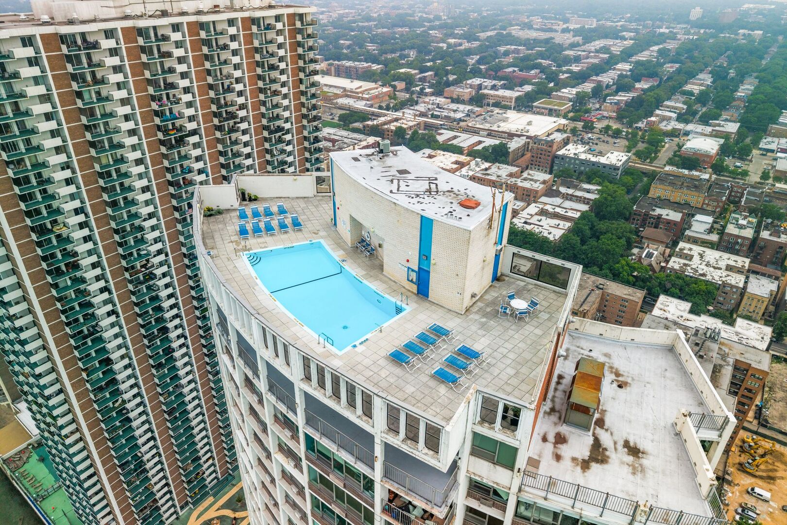 940 W Glenlake Avenue Unit: 34D
