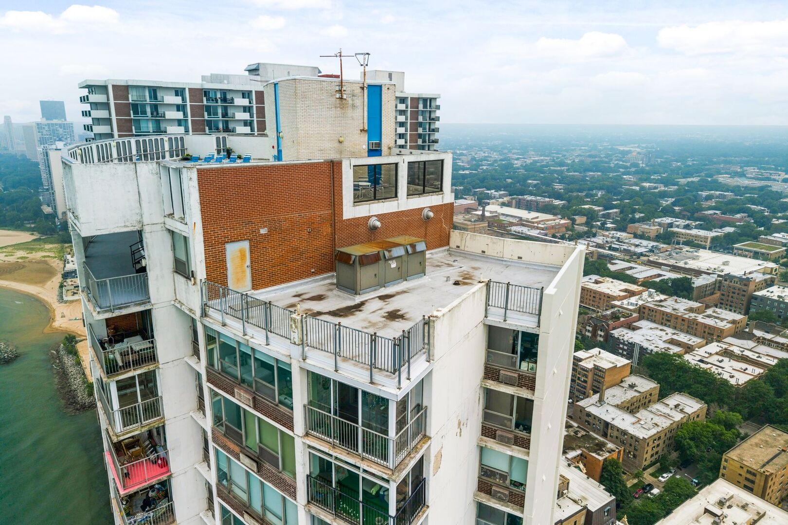 940 W Glenlake Avenue Unit: 34D