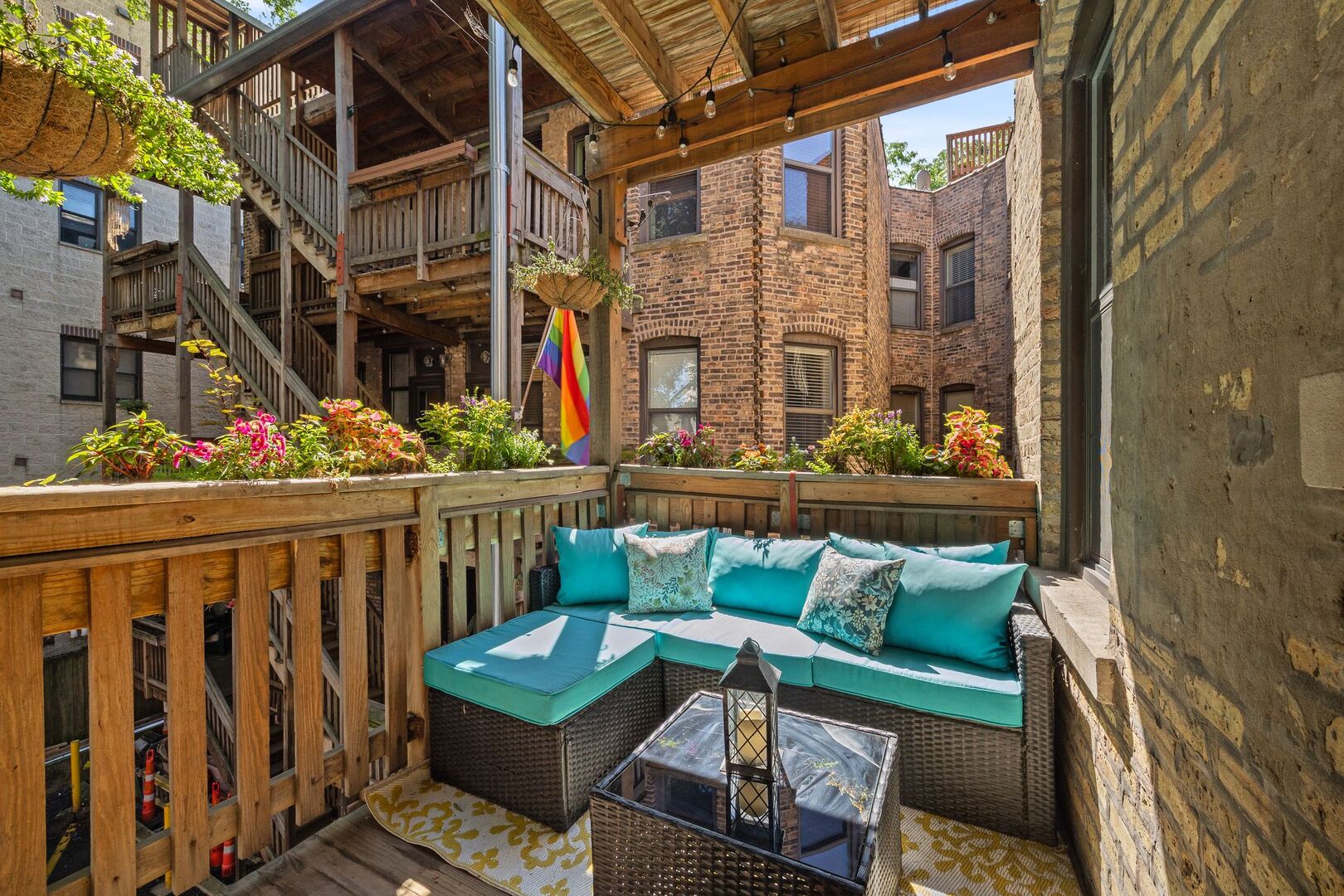 1025 W Balmoral Avenue Unit: 2B