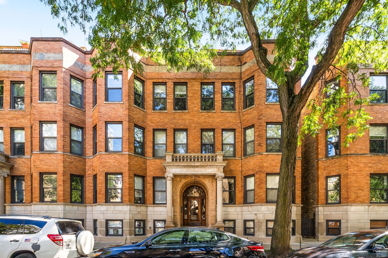 1025 W Balmoral Avenue Unit: 2B