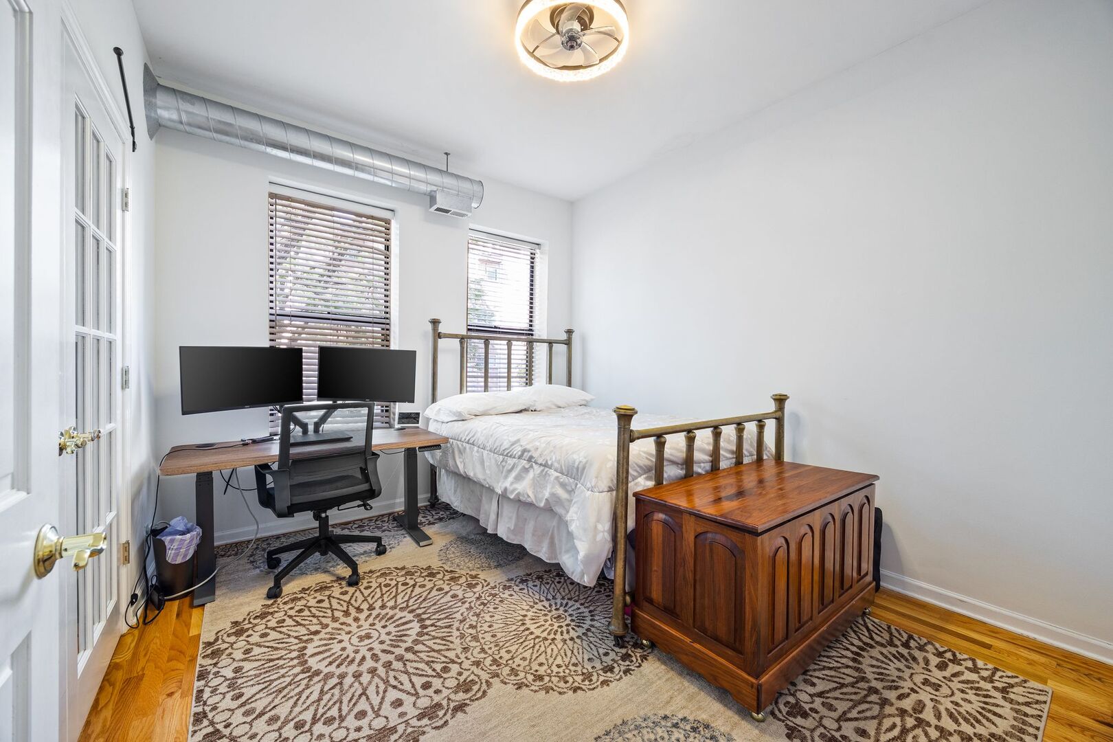 1025 W Balmoral Avenue Unit: 2B