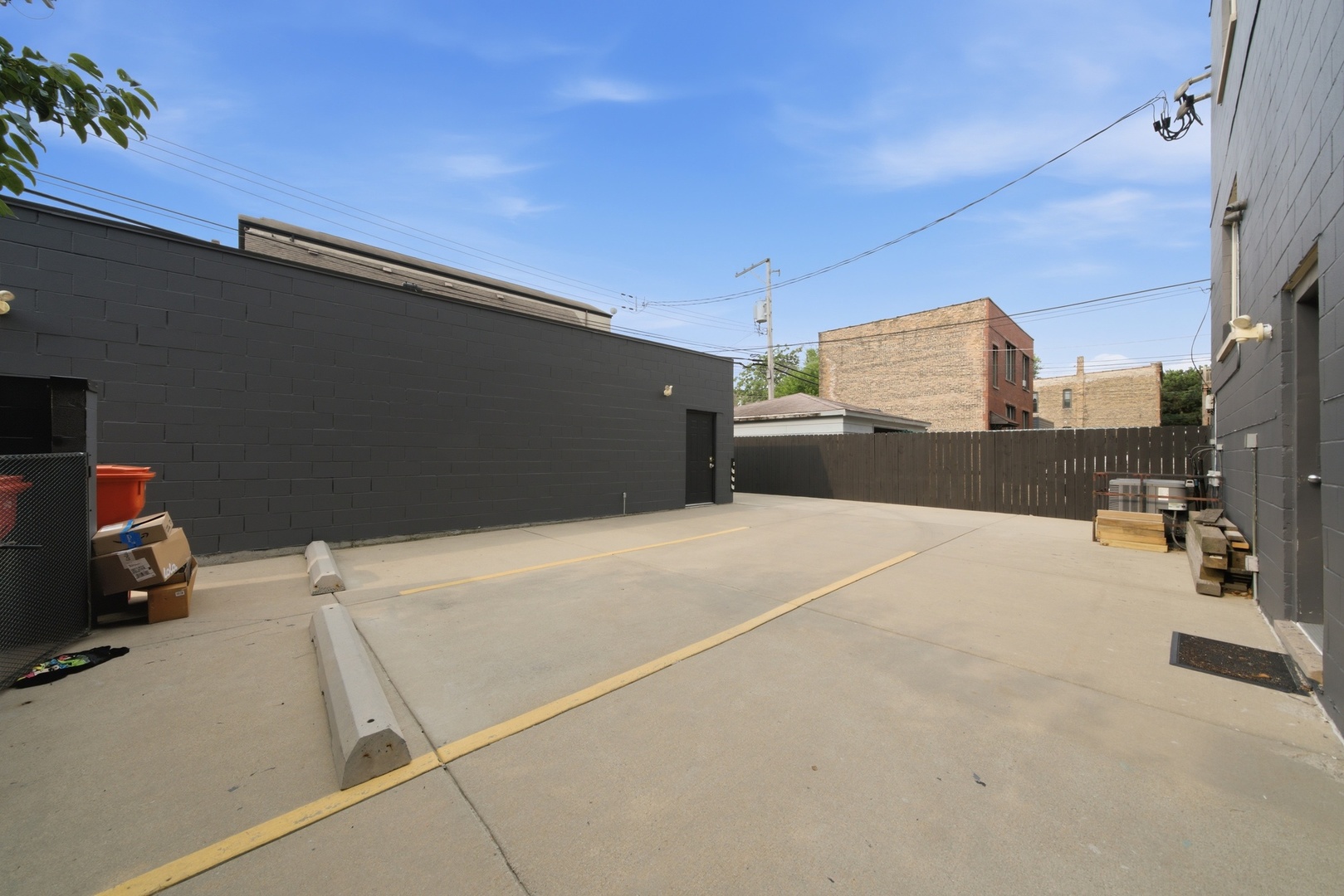 2835 W Division Street
