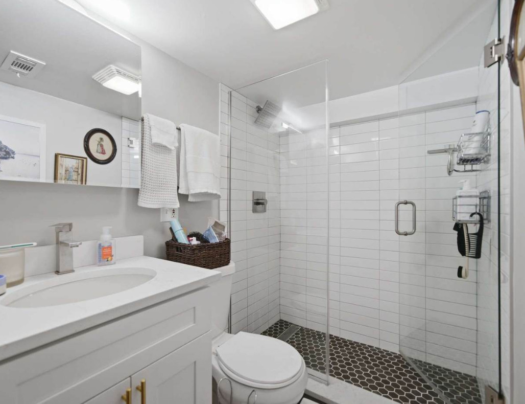 1852 W Wabansia Avenue