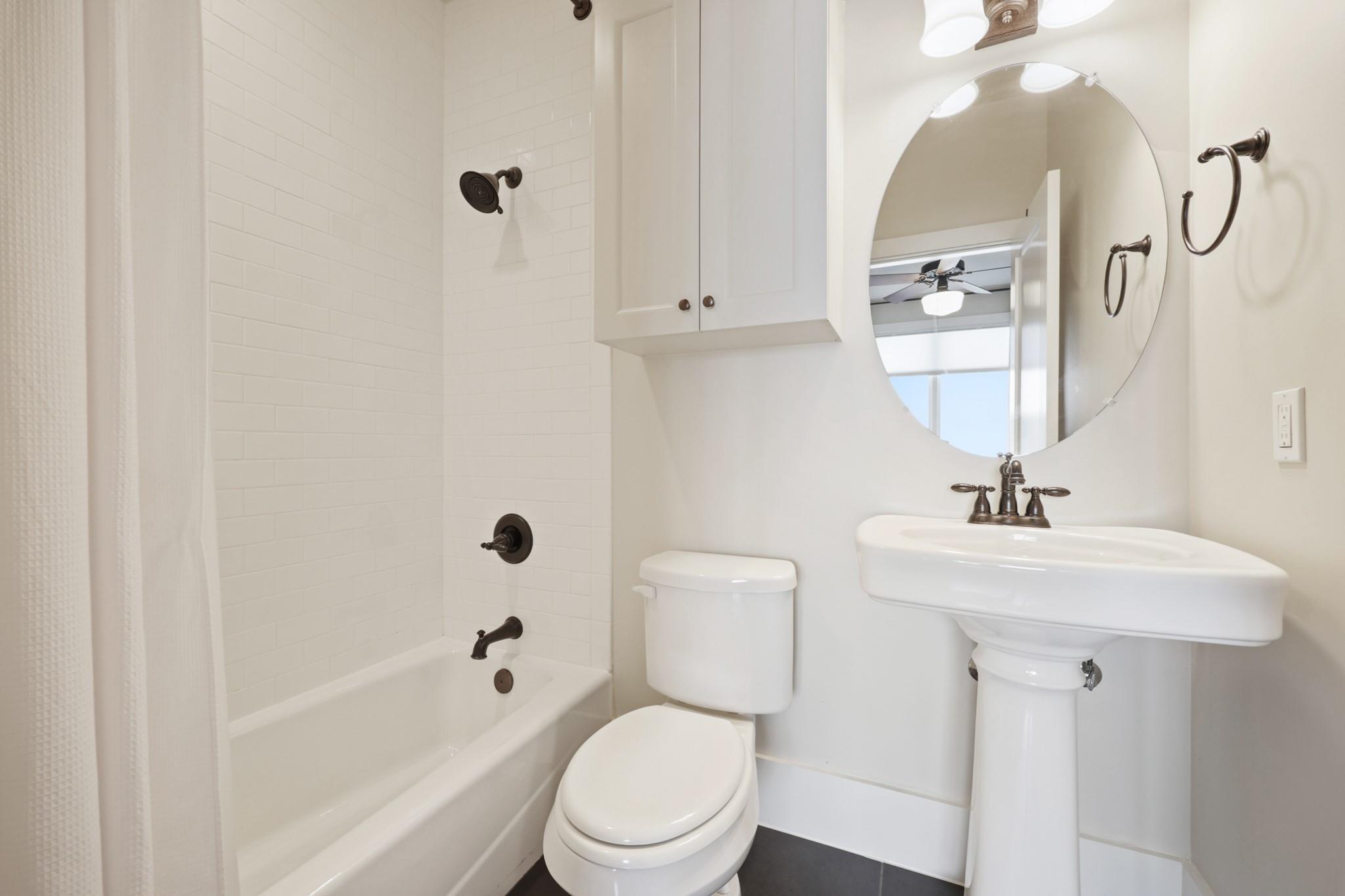 206 E Live Oak ST # C