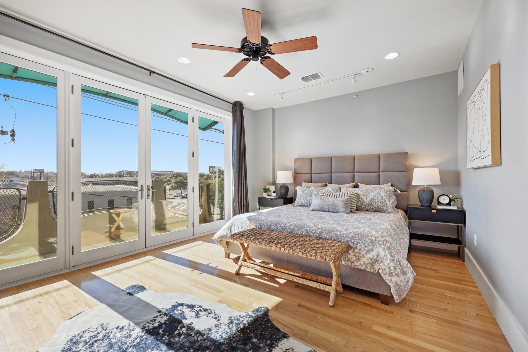 206 E Live Oak ST # C