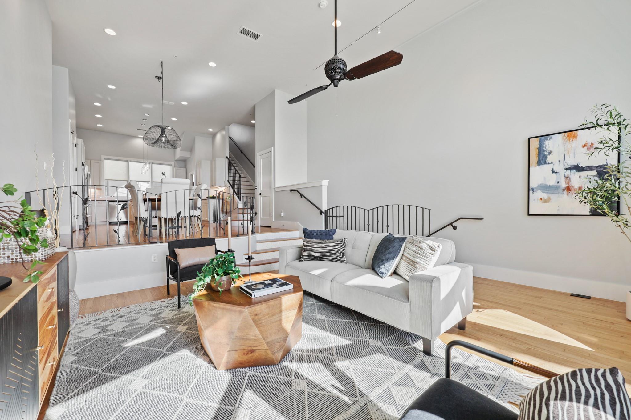 206 E Live Oak ST # C