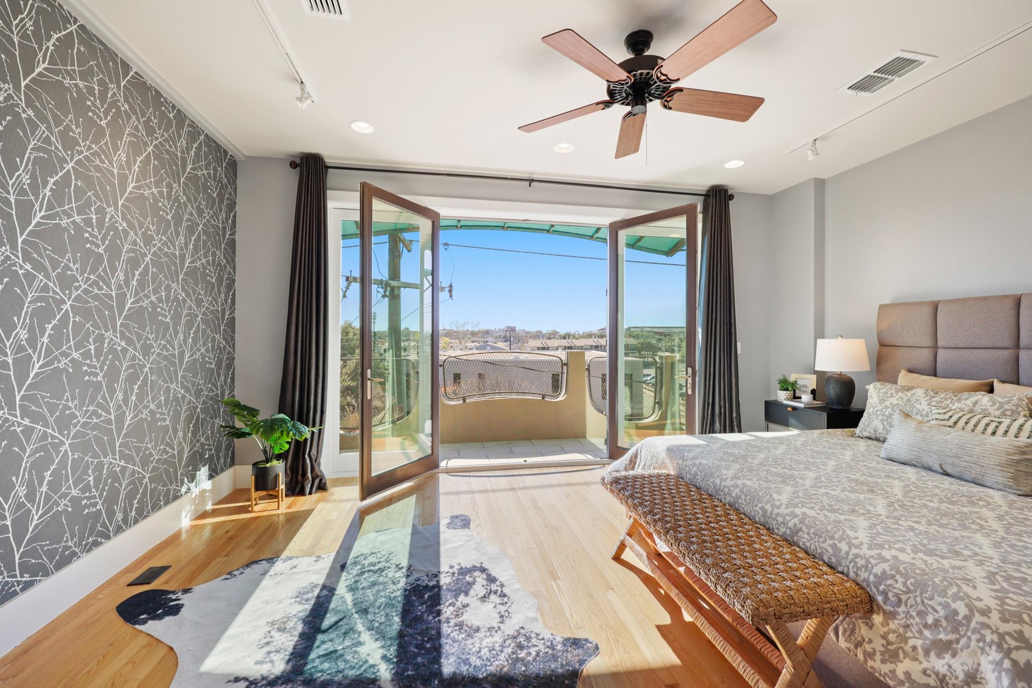 206 E Live Oak ST # C