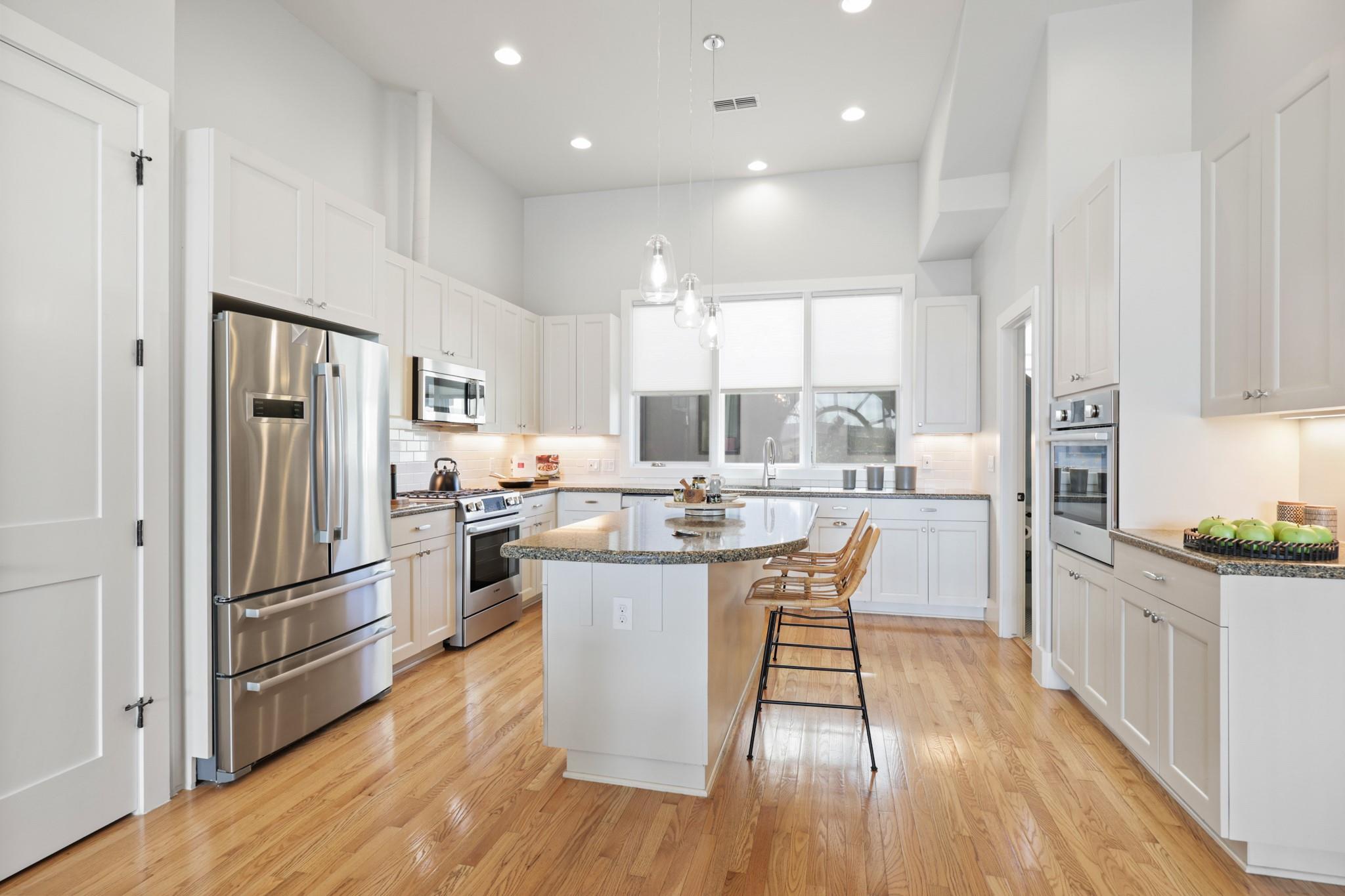 206 E Live Oak ST # C