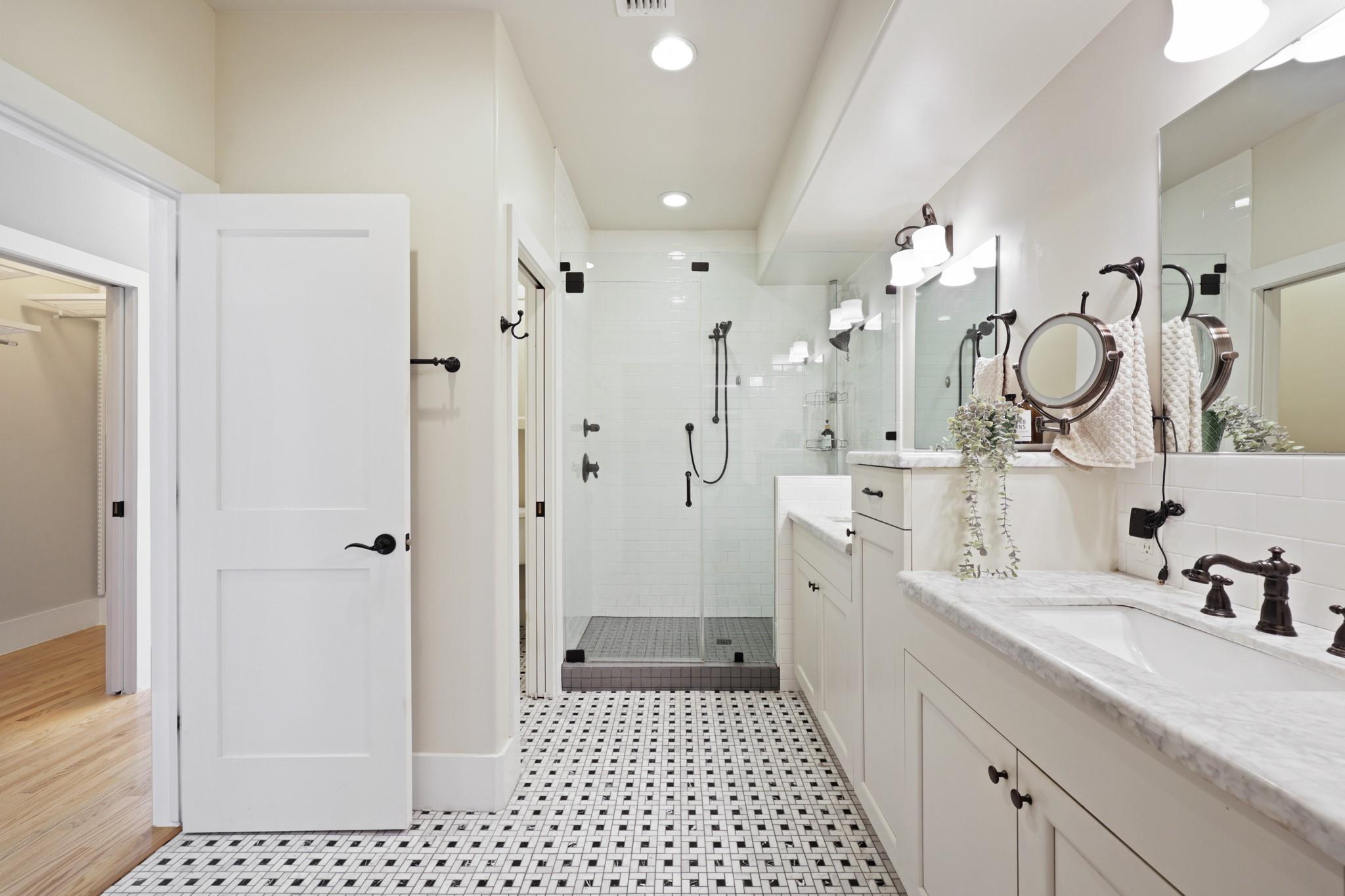 206 E Live Oak ST # C